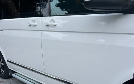 Volkswagen Multivan T6 рестайлинг, 2016 год, 5 990 000 рублей, 5 фотография