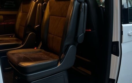 Volkswagen Multivan T6 рестайлинг, 2016 год, 5 990 000 рублей, 11 фотография
