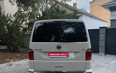 Volkswagen Multivan T6 рестайлинг, 2016 год, 5 990 000 рублей, 3 фотография