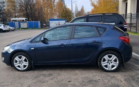 Opel Astra J, 2012 год, 800 000 рублей, 2 фотография