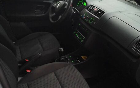 Skoda Fabia II, 2013 год, 420 000 рублей, 6 фотография