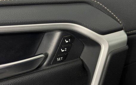 Toyota RAV4, 2020 год, 2 590 000 рублей, 12 фотография