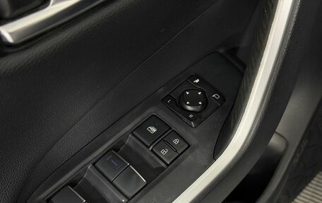 Toyota RAV4, 2020 год, 2 590 000 рублей, 11 фотография