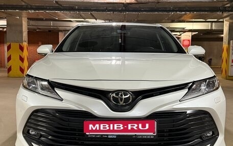 Toyota Camry, 2019 год, 2 900 000 рублей, 10 фотография