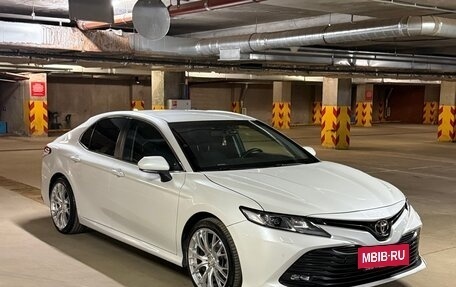 Toyota Camry, 2019 год, 2 900 000 рублей, 2 фотография
