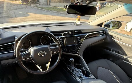 Toyota Camry, 2019 год, 2 900 000 рублей, 18 фотография