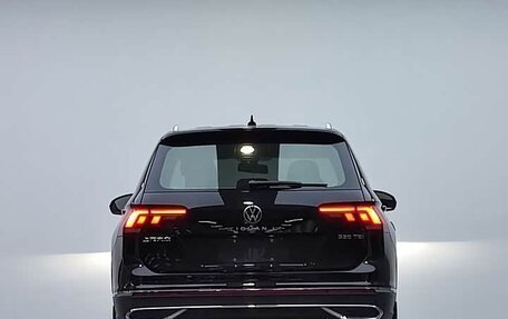 Volkswagen Tiguan II, 2022 год, 2 800 000 рублей, 4 фотография