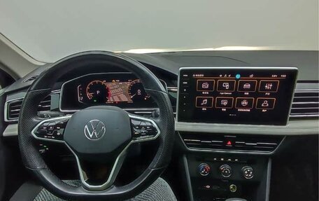 Volkswagen Tiguan II, 2022 год, 2 800 000 рублей, 11 фотография