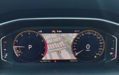 Volkswagen Tiguan II, 2022 год, 2 800 000 рублей, 13 фотография