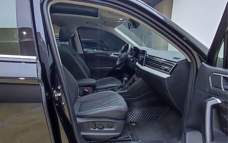 Volkswagen Tiguan II, 2022 год, 2 800 000 рублей, 15 фотография