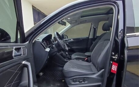 Volkswagen Tiguan II, 2022 год, 2 800 000 рублей, 9 фотография