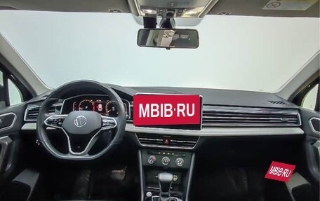 Volkswagen Tiguan II, 2022 год, 2 800 000 рублей, 10 фотография