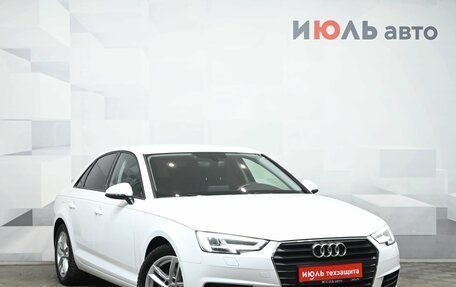 Audi A4, 2019 год, 2 700 000 рублей, 4 фотография