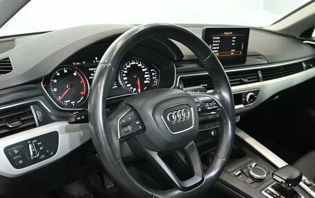 Audi A4, 2019 год, 2 700 000 рублей, 15 фотография
