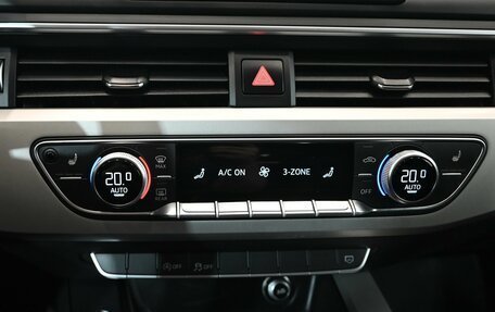 Audi A4, 2019 год, 2 700 000 рублей, 20 фотография