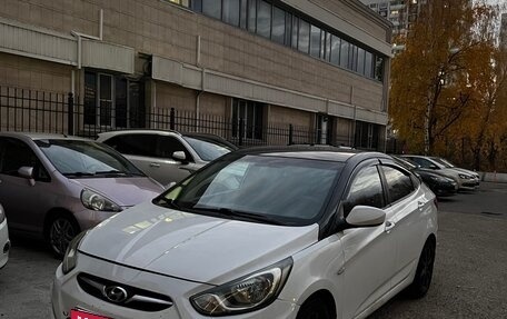 Hyundai Solaris II рестайлинг, 2012 год, 339 000 рублей, 4 фотография