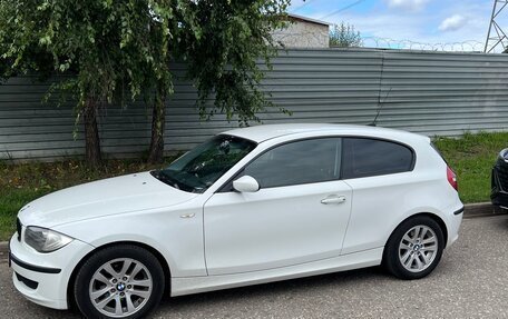 BMW 1 серия, 2009 год, 700 000 рублей, 3 фотография