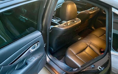 Infiniti Q70 I, 2015 год, 2 196 000 рублей, 11 фотография