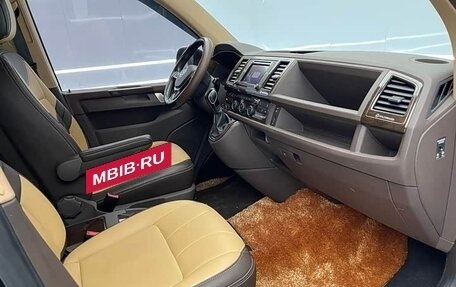 Volkswagen Caravelle T6 рестайлинг, 2019 год, 5 665 000 рублей, 10 фотография