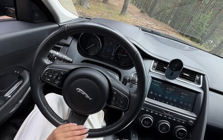 Jaguar E-Pace, 2019 год, 3 100 000 рублей, 5 фотография