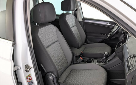 Volkswagen Tiguan II, 2021 год, 2 500 000 рублей, 23 фотография