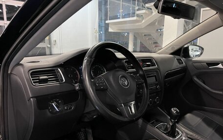 Volkswagen Jetta VII, 2012 год, 1 000 000 рублей, 21 фотография