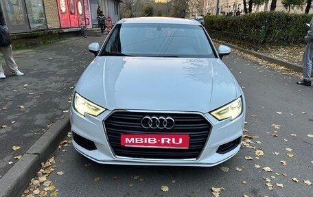 Audi A3, 2018 год, 1 300 000 рублей, 14 фотография