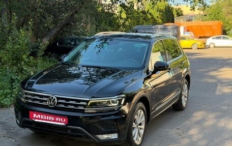 Volkswagen Tiguan II, 2017 год, 2 140 000 рублей, 2 фотография