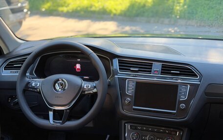 Volkswagen Tiguan II, 2017 год, 2 140 000 рублей, 16 фотография