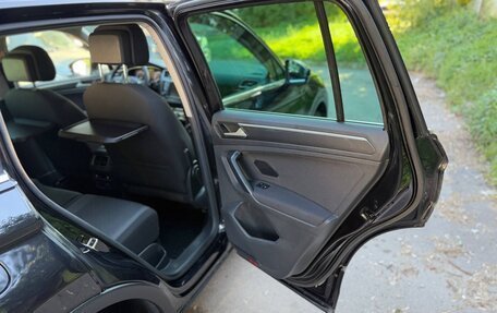 Volkswagen Tiguan II, 2017 год, 2 140 000 рублей, 19 фотография