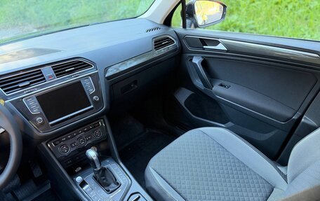 Volkswagen Tiguan II, 2017 год, 2 140 000 рублей, 17 фотография