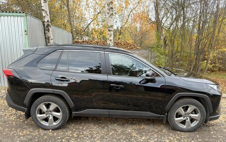 Toyota RAV4, 2021 год, 3 050 000 рублей, 4 фотография