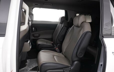 KIA Carnival, 2024 год, 5 267 444 рублей, 10 фотография
