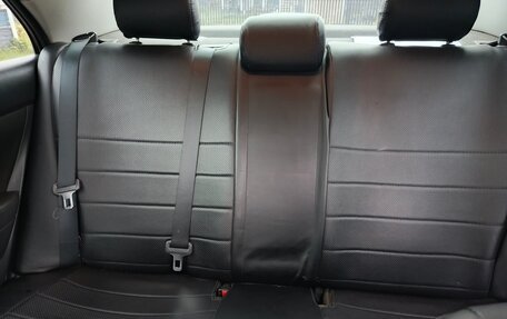 Toyota Avensis III рестайлинг, 2006 год, 500 000 рублей, 21 фотография