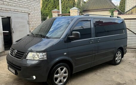 Volkswagen Multivan T5, 2006 год, 1 275 000 рублей, 6 фотография