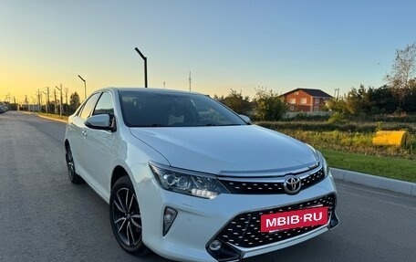 Toyota Camry, 2017 год, 2 000 000 рублей, 4 фотография