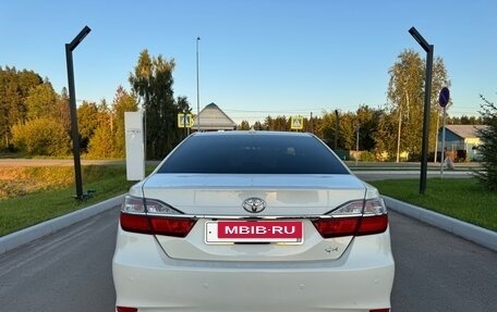 Toyota Camry, 2017 год, 2 000 000 рублей, 9 фотография