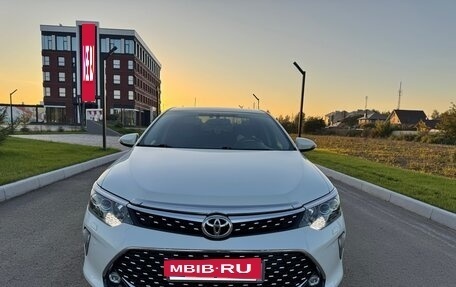 Toyota Camry, 2017 год, 2 000 000 рублей, 7 фотография