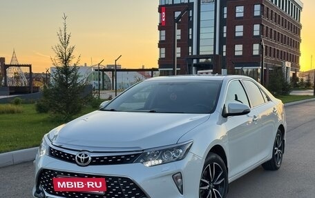 Toyota Camry, 2017 год, 2 000 000 рублей, 13 фотография