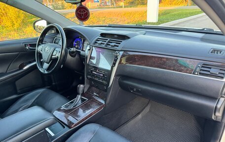 Toyota Camry, 2017 год, 2 000 000 рублей, 27 фотография