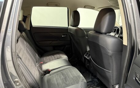 Mitsubishi Outlander III рестайлинг 3, 2021 год, 2 599 800 рублей, 4 фотография