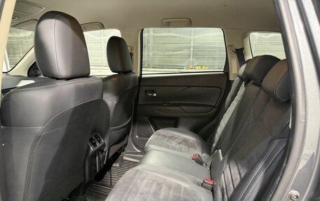 Mitsubishi Outlander III рестайлинг 3, 2021 год, 2 599 800 рублей, 6 фотография