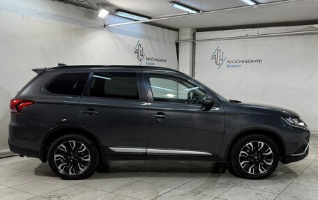 Mitsubishi Outlander III рестайлинг 3, 2021 год, 2 599 800 рублей, 16 фотография