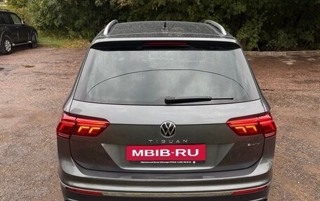 Volkswagen Tiguan II, 2021 год, 2 850 000 рублей, 3 фотография