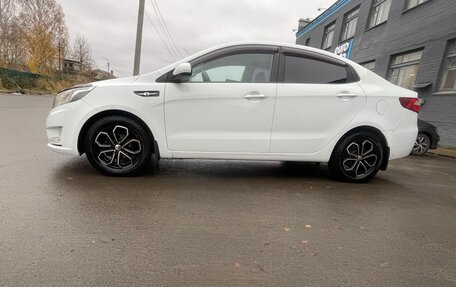 KIA Rio III рестайлинг, 2013 год, 690 000 рублей, 3 фотография