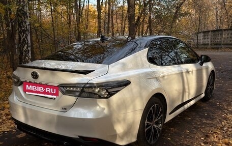Toyota Camry, 2021 год, 3 900 000 рублей, 6 фотография