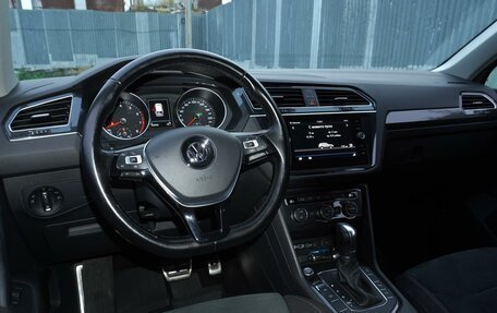 Volkswagen Tiguan II, 2019 год, 1 998 000 рублей, 6 фотография