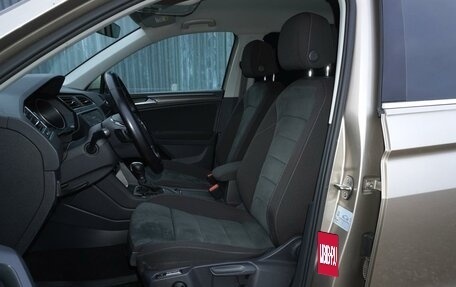 Volkswagen Tiguan II, 2019 год, 1 998 000 рублей, 10 фотография