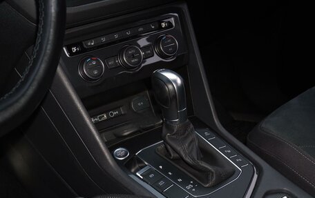 Volkswagen Tiguan II, 2019 год, 1 998 000 рублей, 18 фотография