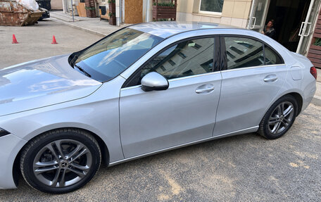 Mercedes-Benz A-Класс, 2019 год, 2 499 000 рублей, 3 фотография